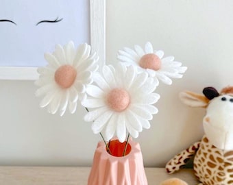 Daisy nursery decor newborn baby flower bedroom accessory daisy bouquet gift idea new mom girl baby shower felt daisy decor table display