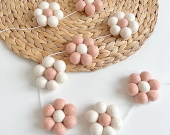 Déco rose pastell chambre de bébé guirlande bohème fleur marguerite en feutrine bannière réutilisable baby shower idée cadeau nouveau-né