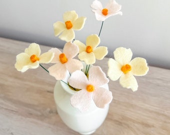Fleurs en laine feutrée petite fleur sauvage jaune faite main cadeau maman, Bouquet de fleurs décor maison petites fleurs
