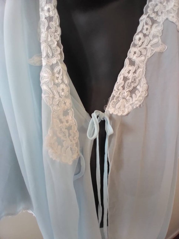 Gorgeous Vintage Sheer Full Length Robe with Lace… - image 8