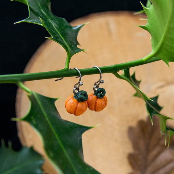 Boucles d'oreille citrouilles en argile polymère