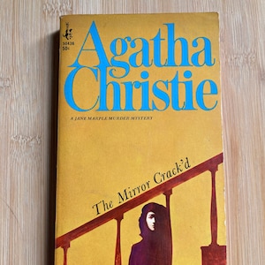 60s Agatha Christie, The Mirror Crack&#39;d / vintage murder mystery