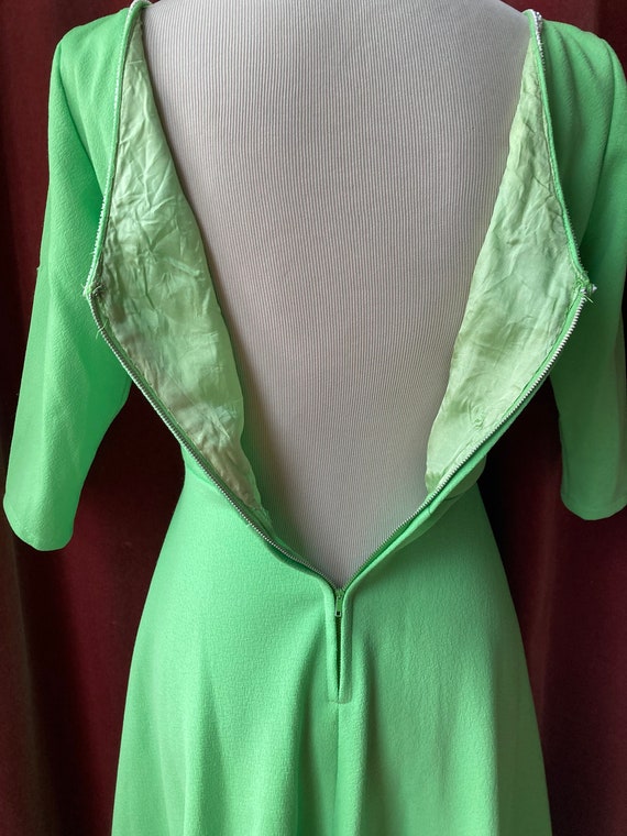 Green 70s dress / 60s 70s Mad Men-style bright gr… - image 5