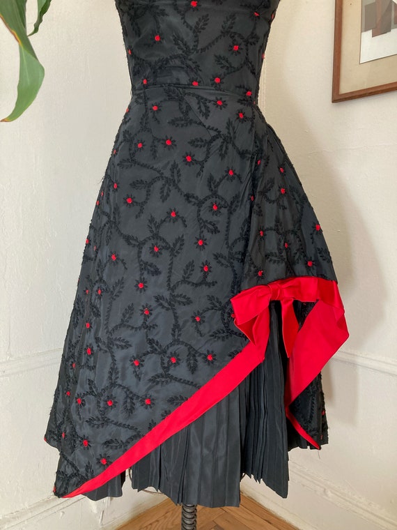 Black and red 50s dress / David Hart vintage cock… - image 3