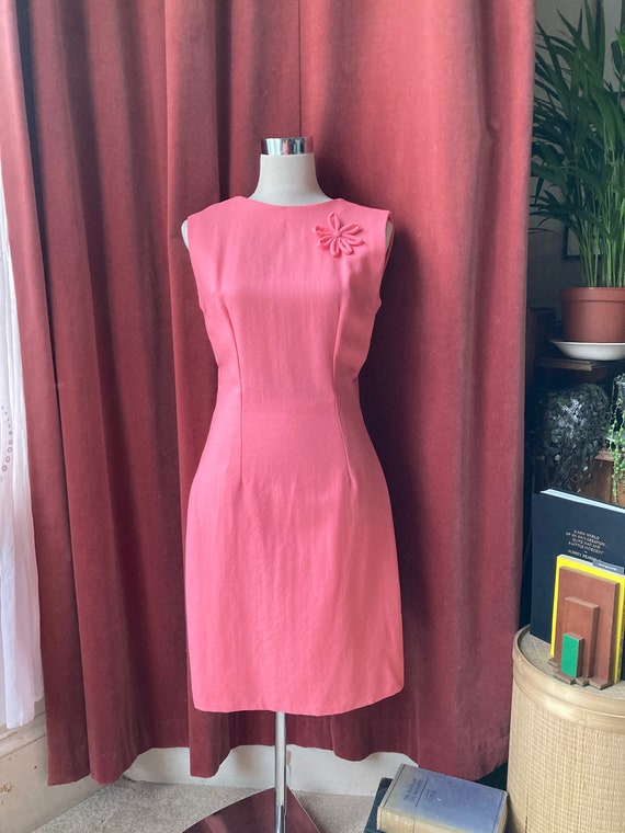 60s pink shift dress /  Mad Men-style crepe dress… - image 1