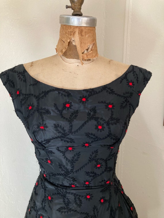 Black and red 50s dress / David Hart vintage cock… - image 2