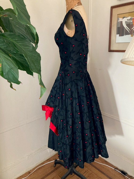 Black and red 50s dress / David Hart vintage cock… - image 5