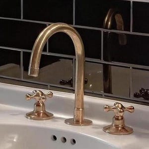 Grifo de baño de latón macizo sin lacar: lavabo de 3 orificios con montaje en encimera