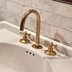 Grifo de baño de latón macizo sin lacar: lavabo de 3 orificios con montaje en encimera