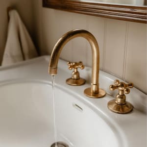 Grifo de baño de latón macizo sin lacar: grifo de lavabo de 3 orificios para montaje en encimera