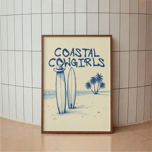 Poster Coastal Cowgirl, stampa vintage retrò da surf, arte murale moderna, decorazione da parete per case sulla spiaggia, stampa Western Surf, decorazione da tavola da surf, cappello da cowboy