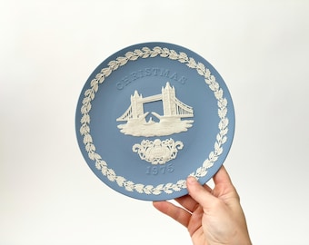 Wedgwood Calendar Plate 2001 Millennium the Sciences