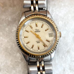 Timex Indiglo Silver Toned Fluted Bezel Vintage Wristwatch - 25mm - WORKS! Timex | Accessories | Timex Easy Reader Watch Women Indiglo  main image 2