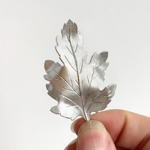 Carl Art Signierte Midcentury moderne texturierte Ahornblatt Sterling Silber 925 Vintage Brosche Anstecknadel
