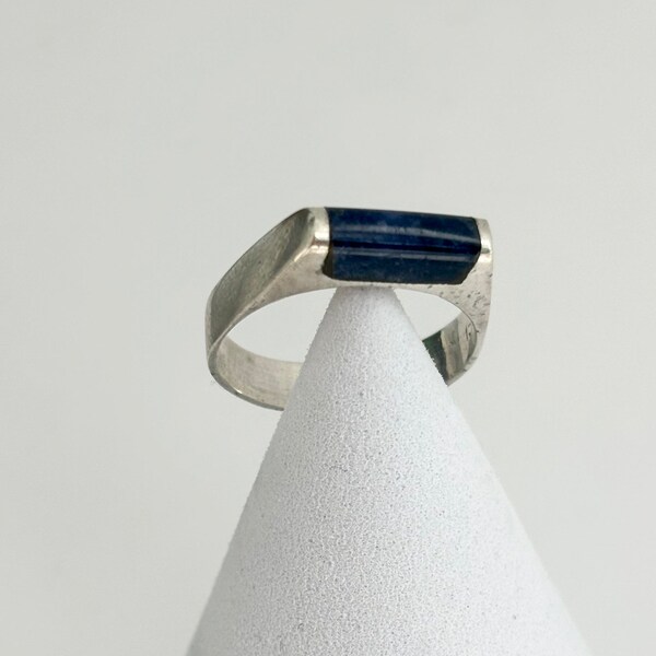 Vintage Blue Lapis Stone Sterling Silver Retro Ring - size 8