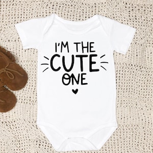 Je suis mignon | Combi-short amusant pour bébé | Cache-couche personnalisé pour bébé | Body bébé amusant | Cadeau baby shower |