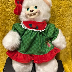 Merryberry navideña con su vestido coleccionable Fisher Price 1998 Oso vintage