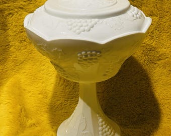Vtg Indiana Milk Glass Colony Harvest Grapes Compote Footed Pedestal Bowl w Lid