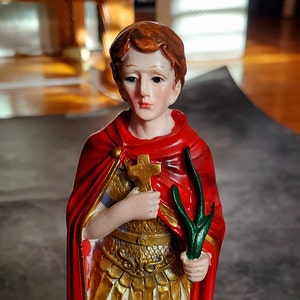 Statue des Heiligen Expedite San Expedito Santo Expeditus Logun ede Laro Hoodoo Vodun Vodou Candomble Porzellanfigur Santeria New Orleans Mary