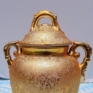 Grote gouden Oshun Sopera tinaja dorada grande Ochun osun Oxum iyalode iyawo gele Santo Yoruba Lucumi orisha vat terrine pot dekselkom