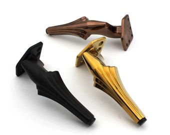 Patas de metal clásicas para muebles: patas para sofás, mesas y armarios.