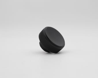 黒色の丸型ローレット加工キャビネットノブ – 装飾的なドレッサー引き出し用取っ手（1個）