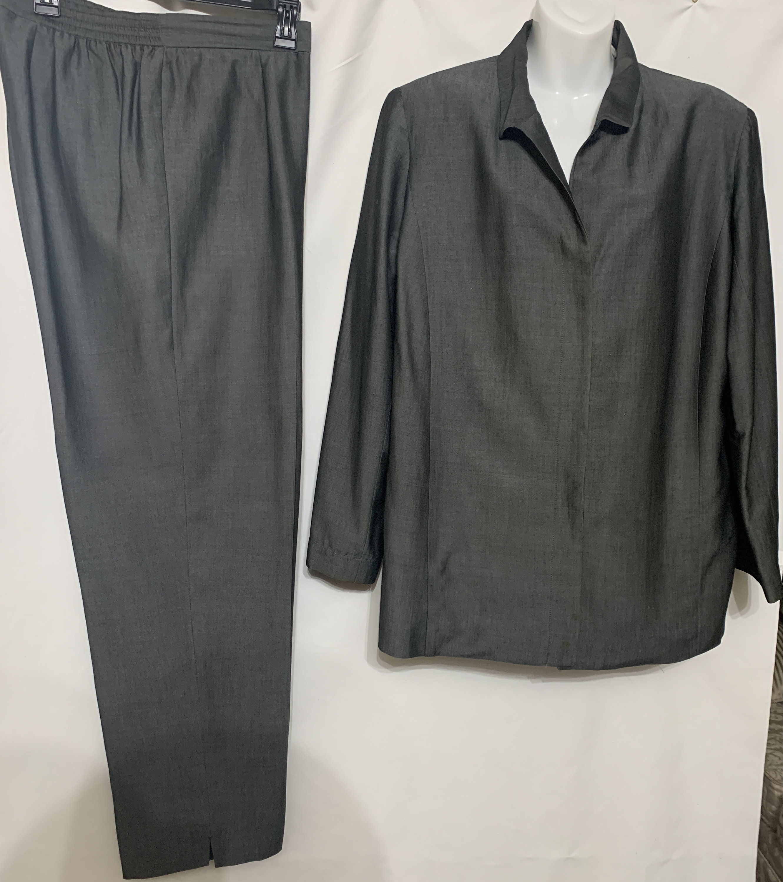 Women Pant Suit Liz Claiborne size 14 