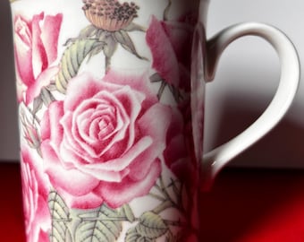 TASSES, tasse vintage Royal Bone China : série de collection florale roses roses