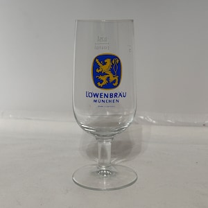 One  Lowenbrau München Beer Glass - Made in Germany (0.25L) - Total of 4 glasses in stock.  Excellent condition.