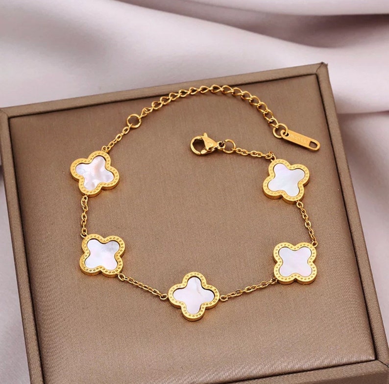 Elegant 18k Gold Four Leaf Clover Bracelet, Beautifully Gold Plated Charm Bracelet, Free Beautiful White Jewelry Gift Box Included 