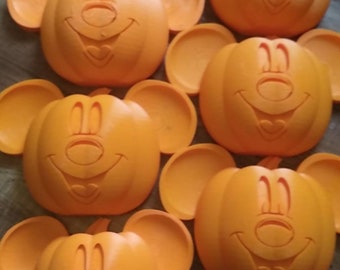 Mouse head pumpkin wreath decor