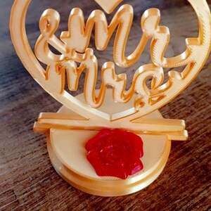 Wedding Decoration Centerpiece/ Cake Topper/ Gift Mr. and Mrs. Heart / Bridal Shower