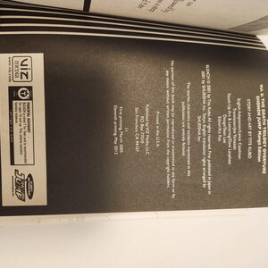 Puede incluir: P&aacute;gina abierta de un libro de la serie manga Bleach, con el t&iacute;tulo "Bleach Vol. 6: The Death Trilogy Overture" y los cr&eacute;ditos Tite Kubo. Incluye informaci&oacute;n sobre la editorial y la impresi&oacute;n. Impreso en EE. UU.