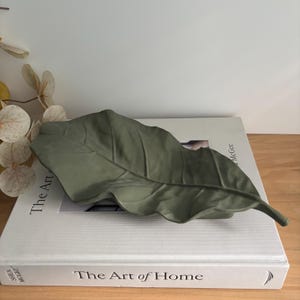 Sylva - Bandeja orgánica con forma de hoja / Bandeja decorativa de hormigón hecha a mano / Decoración moderna para mesa de centro