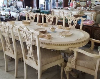 Chippendale Mahogany Dining Table with 8 Chairs