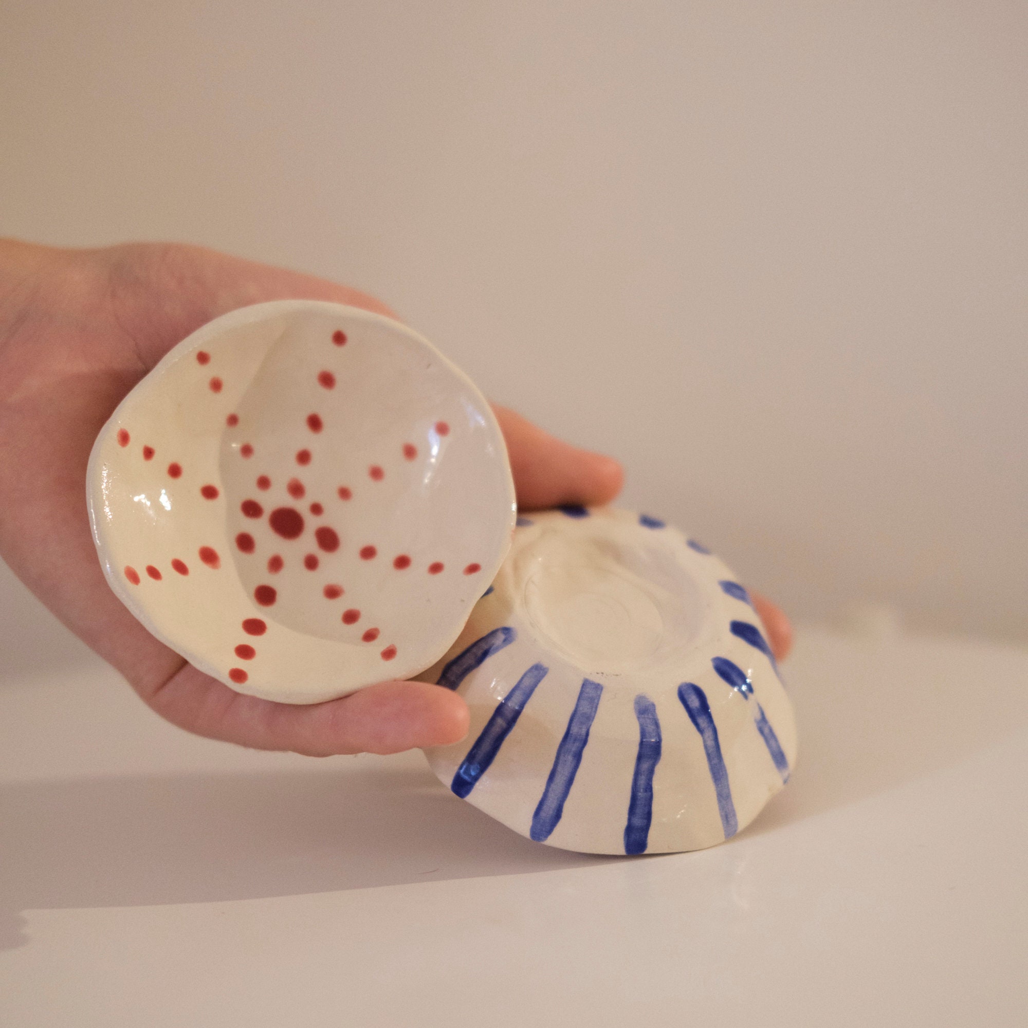 Duo de Petites Coupelles Rouges et Bleues