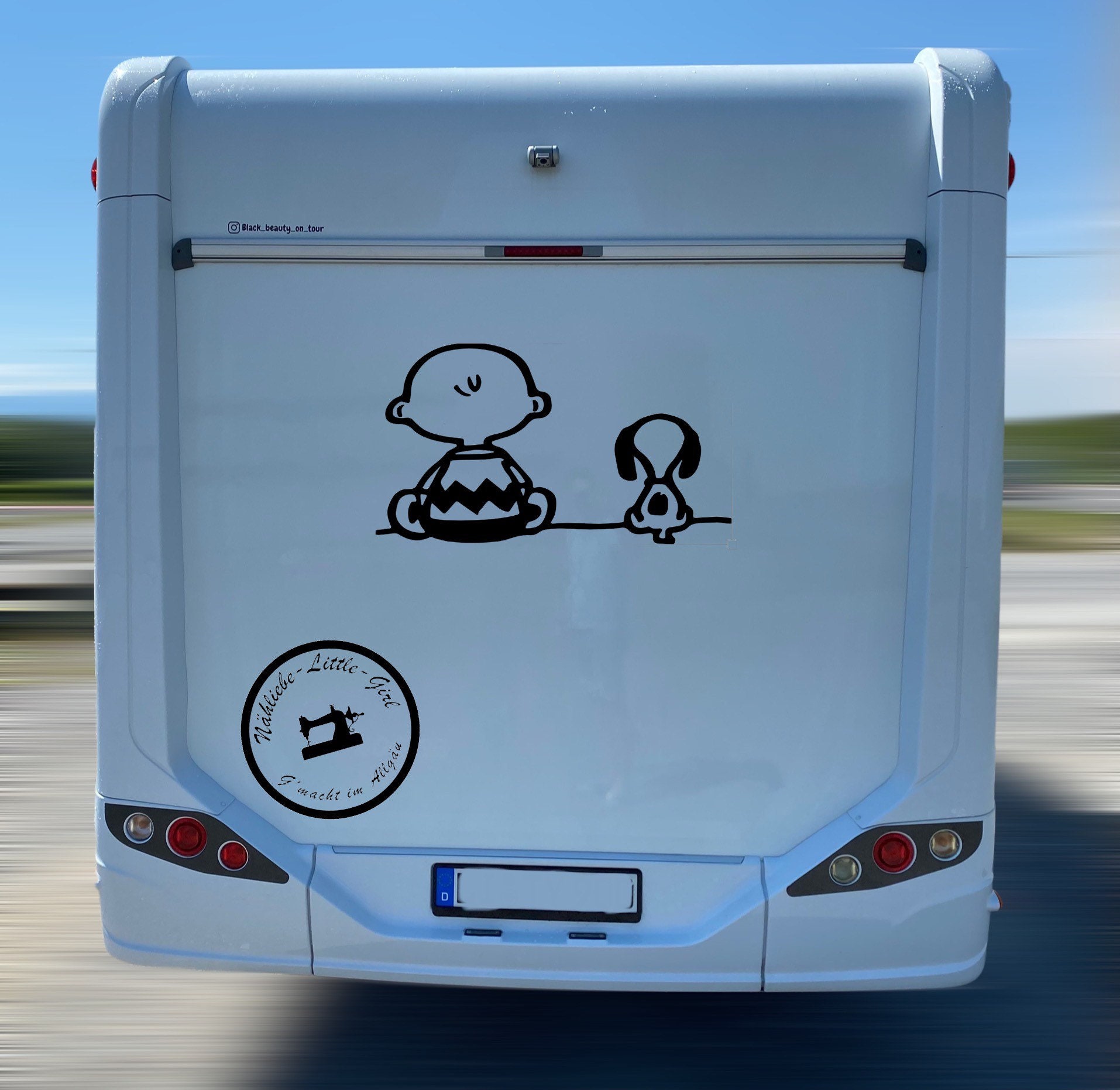 Aufkleber Snoopy Charly 45x27cm S086T Wunschfarbe, Auto Wohnmobil Wohnwagen  Bus