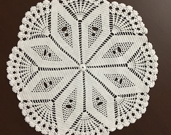 Handmade lace coffee table cover