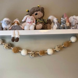 Hanging PomPom Garland, PomPom Garland, Wall Hanging