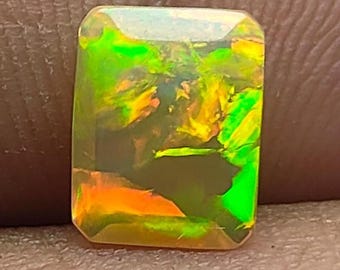 Opale éthiopienne facettée : octogone jaune naturel, 9 x 7 mm