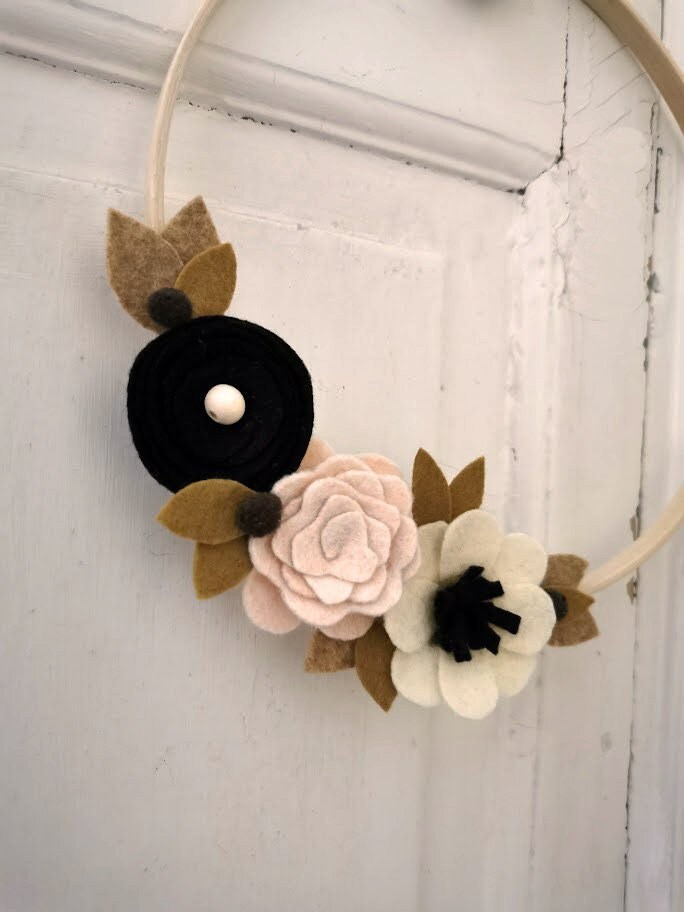 Couronne de Fleurs en Feutrine Moisette