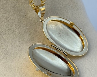 Collana con medaglione ovale in oro massiccio 14k: ciondolo commemorativo, catena Rolo da 22"