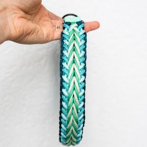 Arrow - Collare per cani in paracord intrecciato con adattatore regolabile o passante per martingala, largo circa 4,5 cm, collare, cane