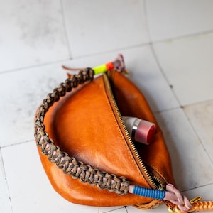 Leather mobile phone chain, short mobile phone strap, short bag strap