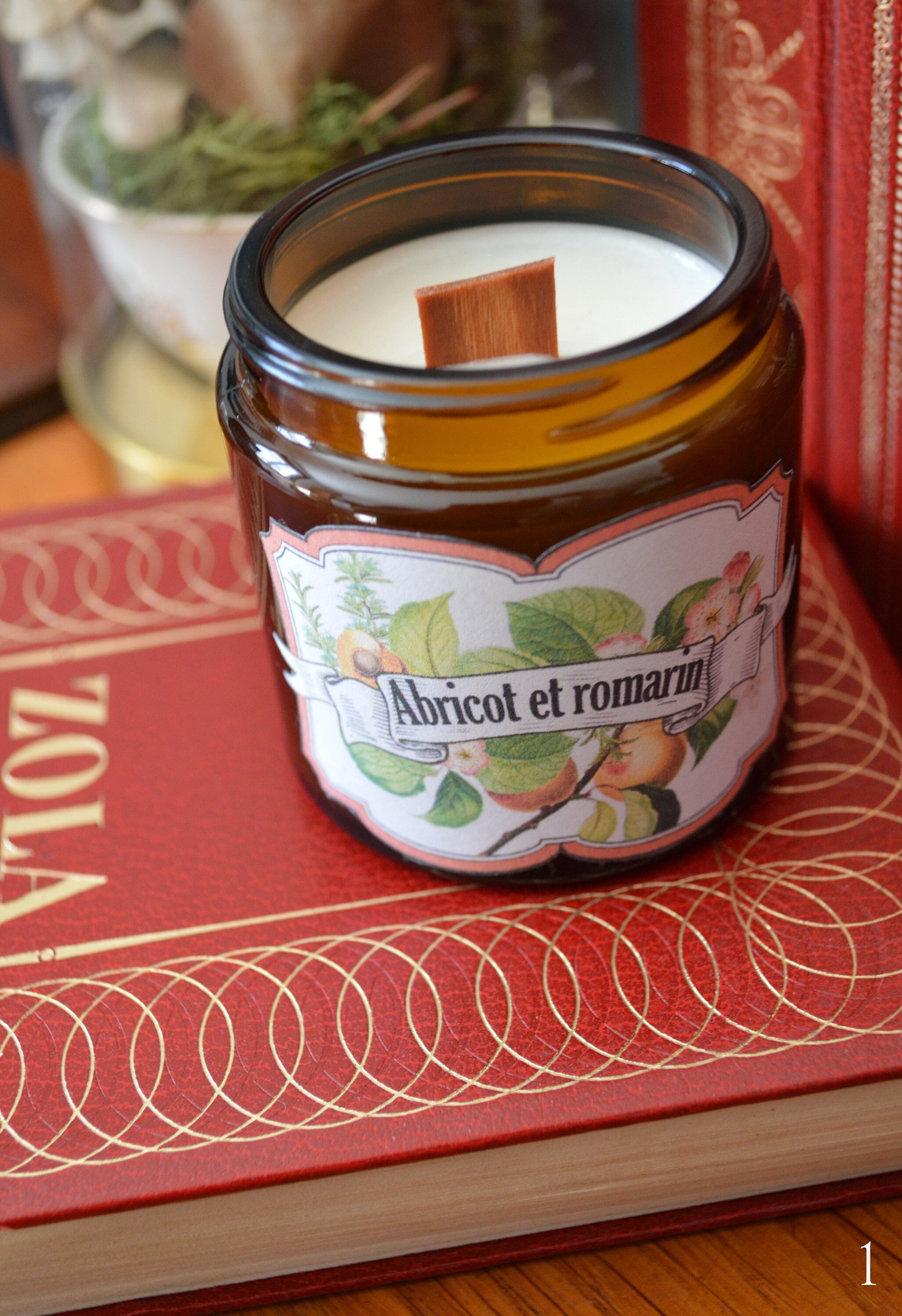 Bougie Parfumée - Pot ambré main image 1