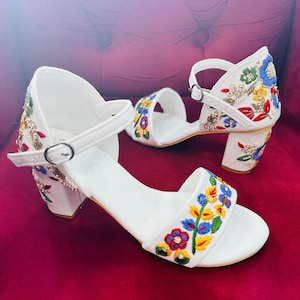 White Handmade Bridal heels, Embroidered heels for bride, Indian Ethnic bridal heel, Flower embroidered women heel, Handmade heels for women