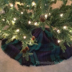 Plaid Christmas Tree Skirt, Table Top Tree Skirt, Green-Navy-Black Oversized Tartan, Plaid Lap Blanket, Shoulder Wrap Blanket Scarf