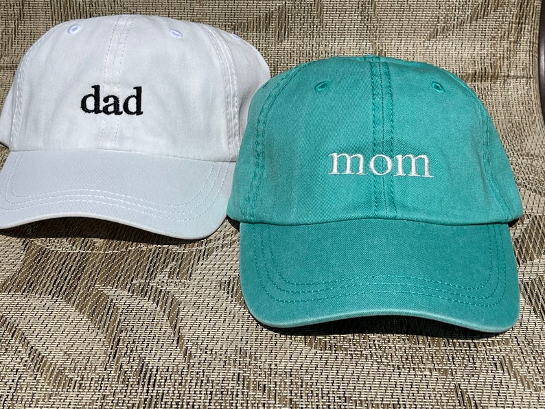 Gorras de béisbol para mamá y papá, sombreros de anuncio de embarazo, juego de 2 gorras de estilo vintage teñidas con pigmentos, gorra clásica para papá imagen 7