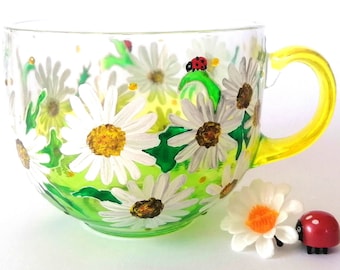 Personalized Daisy Glass Mug: Hand-Painted Flower Tea Cup