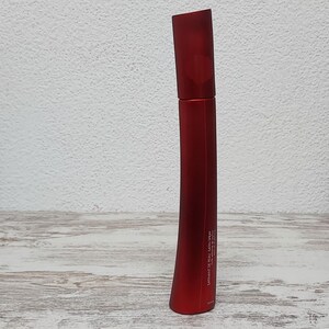 Flower by Kenzo PARFUM satinant de peau satin spray 75ml. Discontinued and extremely rare. Look all the pictures.
